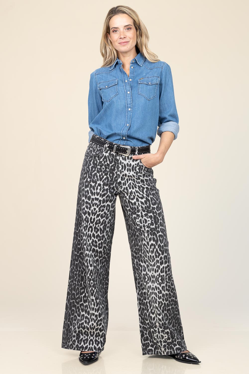 Co'couture Leo denim broek met luipaardprint en wijde pijpen – grijs