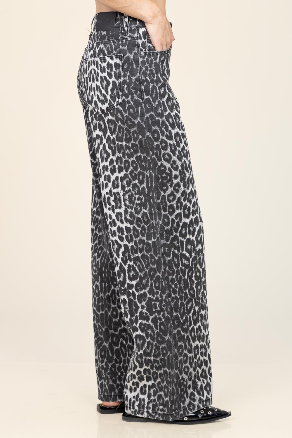 Co'couture Leo denim broek met luipaardprint en wijde pijpen – grijs