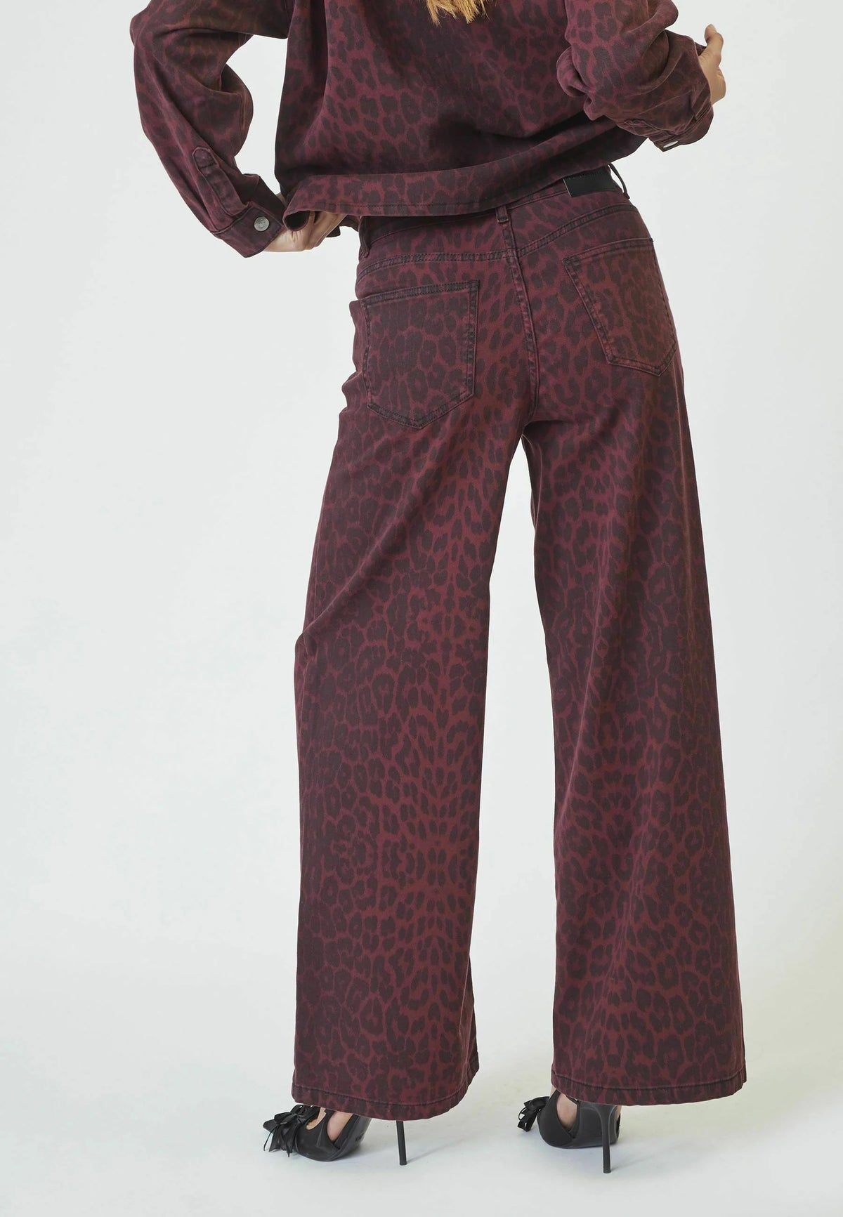 Co'couture Leocc jeans met dierenprint en wijde pijpen – zwart