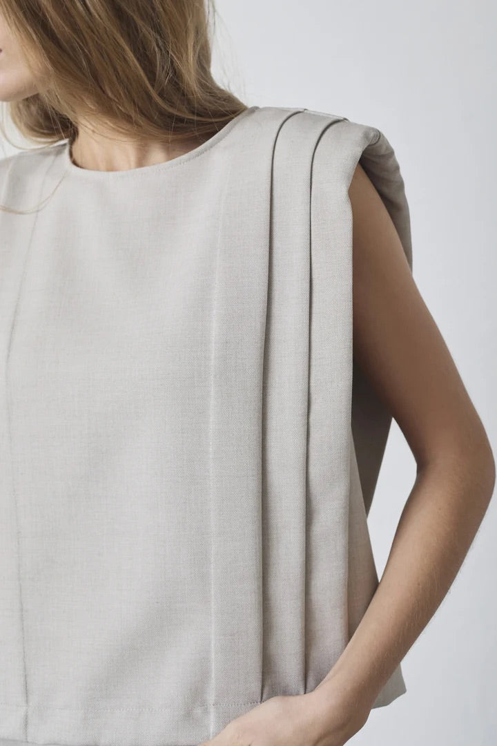 Co'couture Mava CC gewatteerde top met plooien en korte mouwen – beenwit