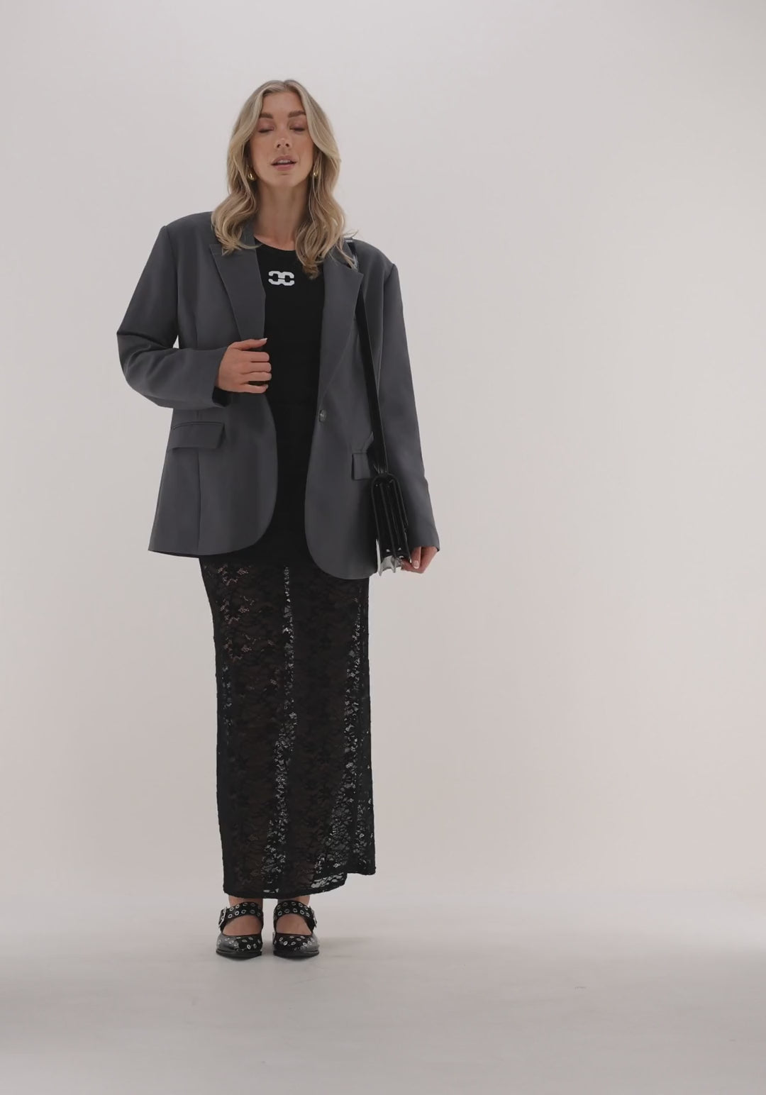 Load video: Co'couture Granny CC T-shirt met logo – zwart